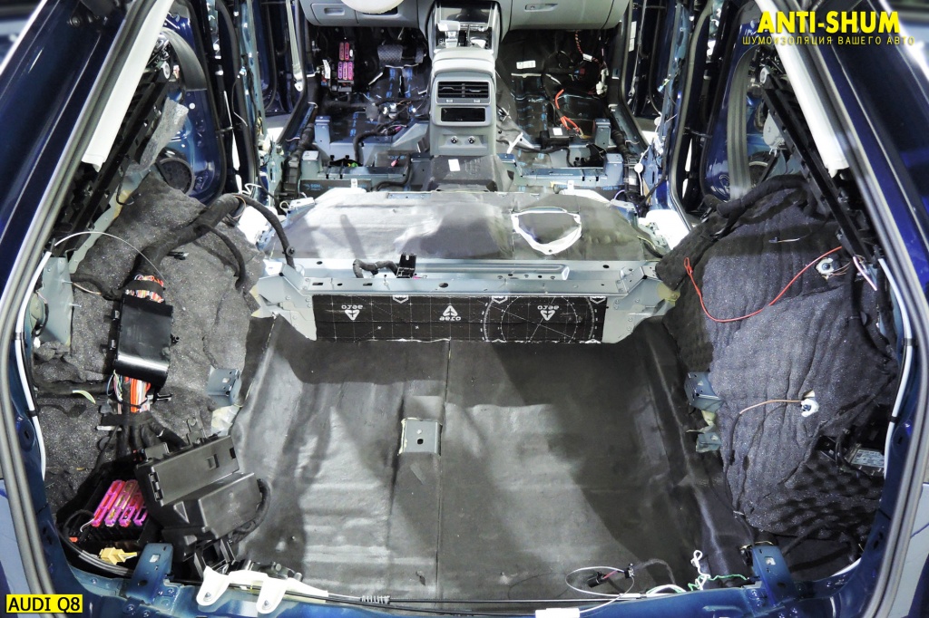 AudiQ8_017.jpg AudiQ8_017.jpg