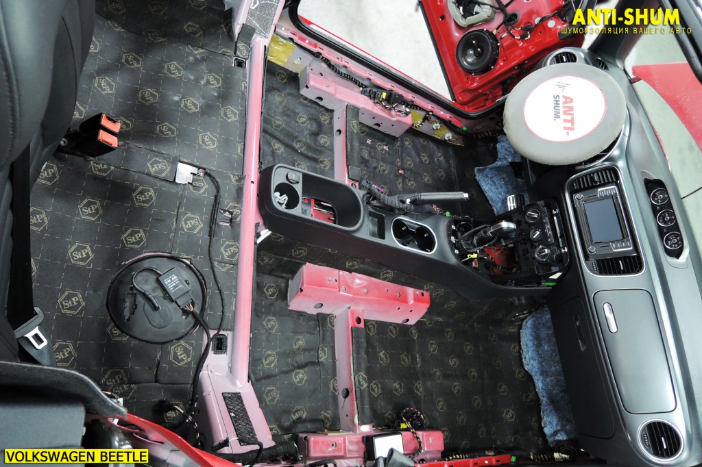 VolkswagenBeetle_11.jpg VolkswagenBeetle_11.jpg